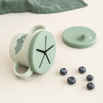 Bambinista - DONE BY DEER - Tableware - DONE BY DEER Foodie spout/snack cup Croco - Green