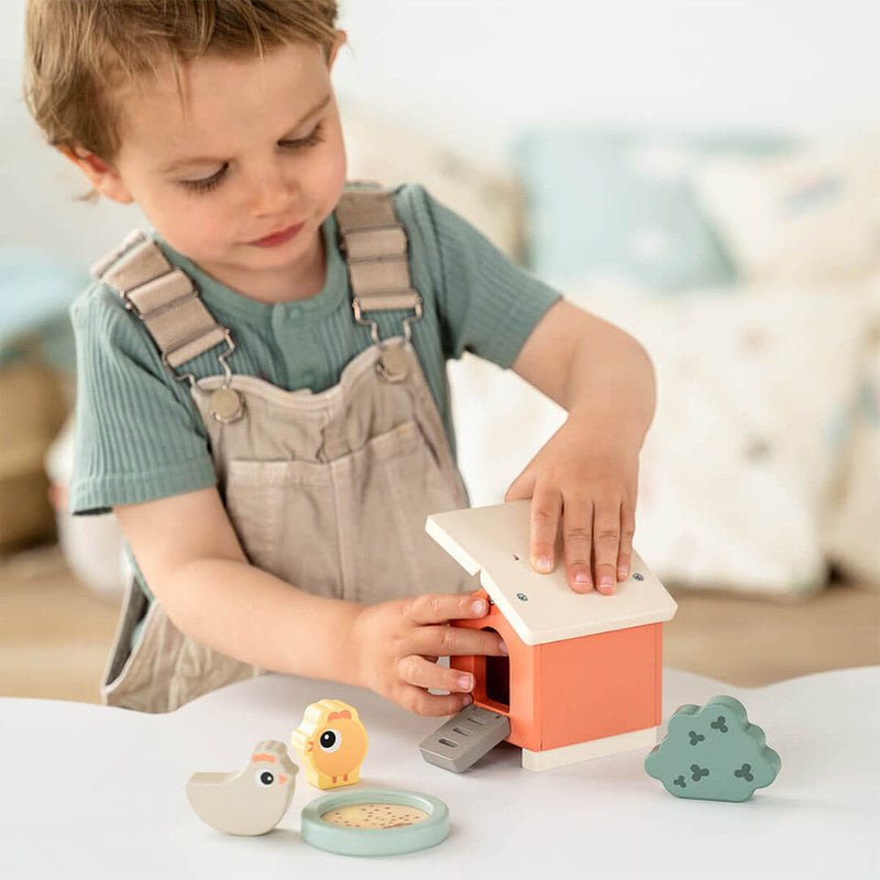 Bambinista - DONE BY DEER - Toys - DONE BY DEER Tiny Farm Play Set Clucky