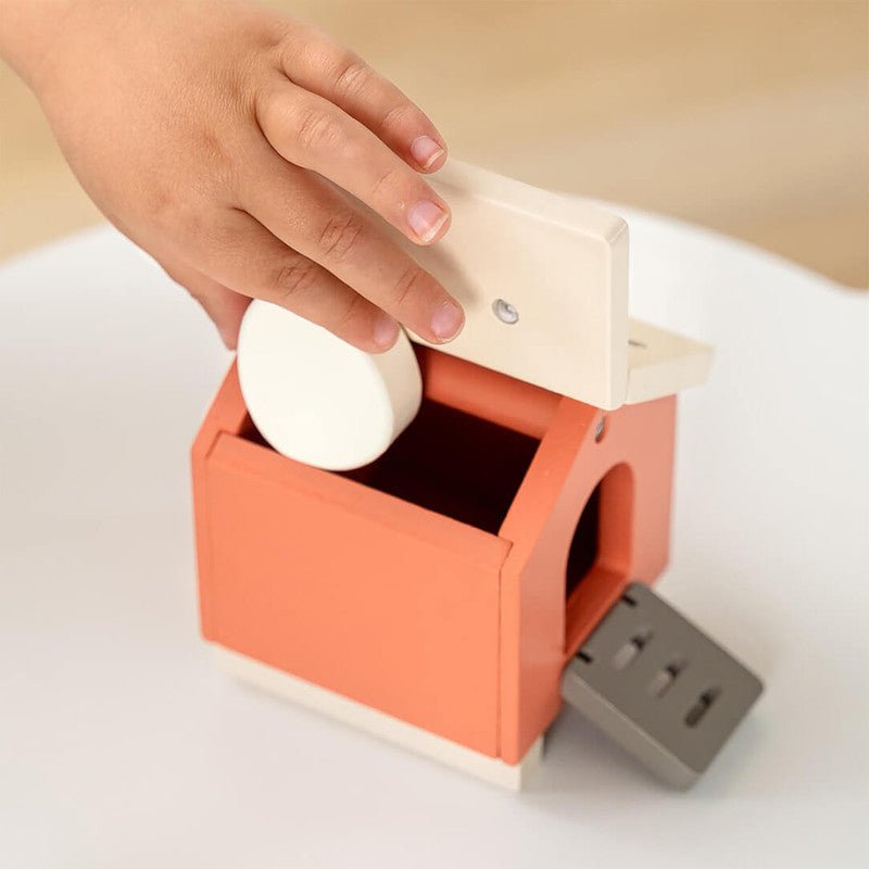 Bambinista - DONE BY DEER - Toys - DONE BY DEER Tiny Farm Play Set Clucky