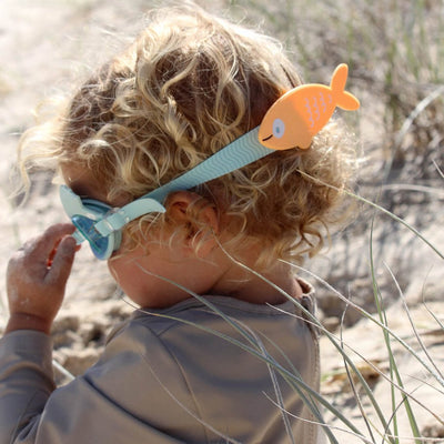 Bambinista - SUNNYLIFE - SUNNYLIFE Kids Swim Goggles Finn the Fish Aqua Blue