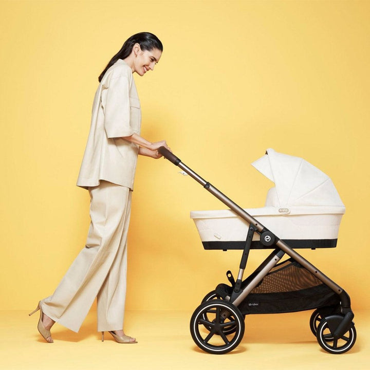 CYBEX Gazelle S Essential Bundle with Snogga Footmuff