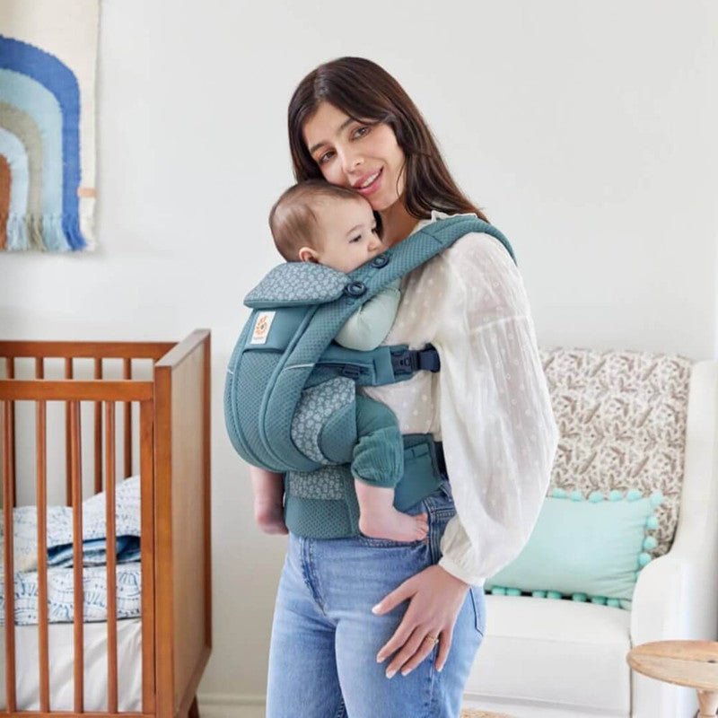 Bambinista-ERGOBABY-Carriers-ERGOBABY Omni Breeze Baby Carrier - Twilight Blue Daisies