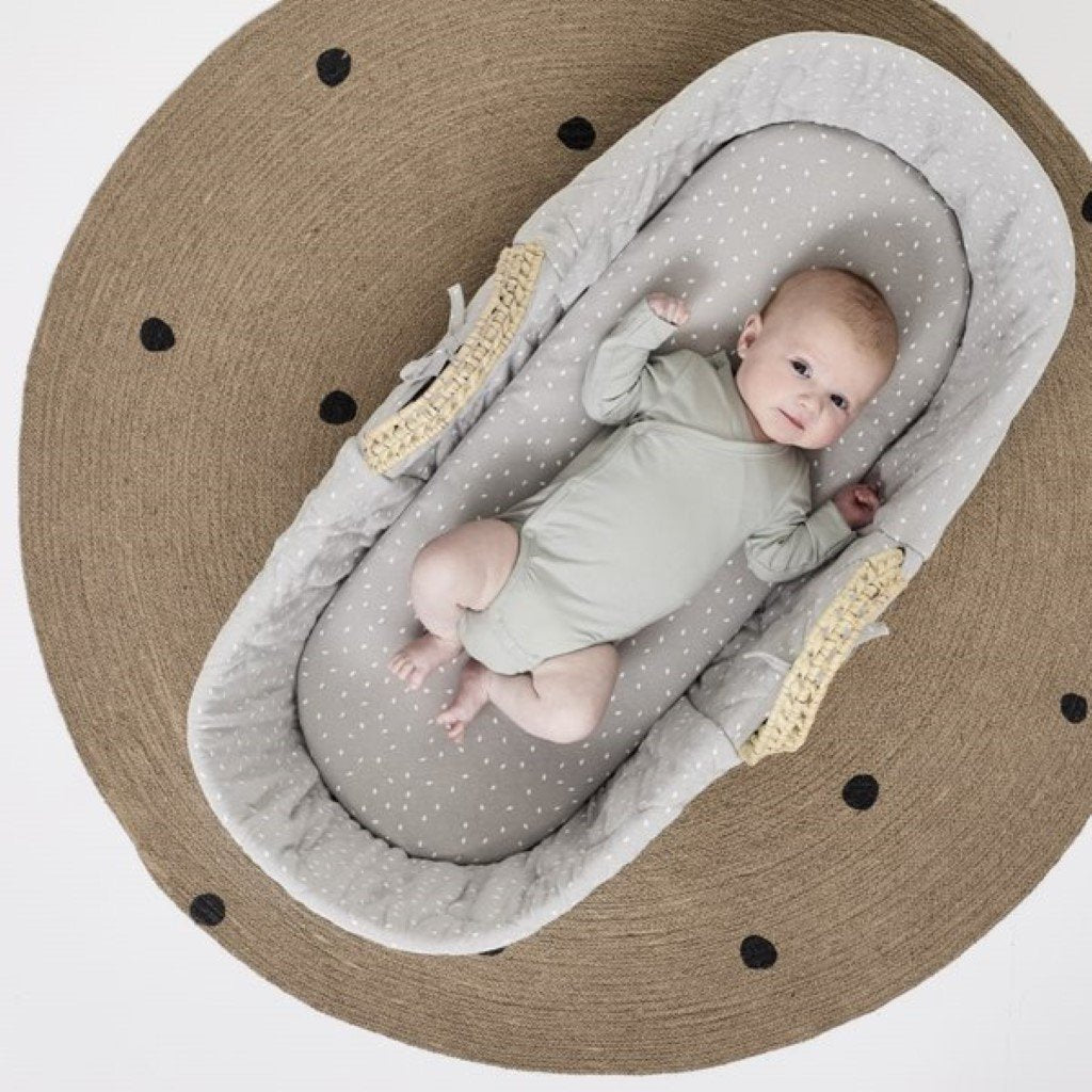 Bambinista-THE LITTLE GREEN SHEEP-Furniture-The Little Green Sheep Natural Moses Basket & Mattress and Stand - Dove Rice