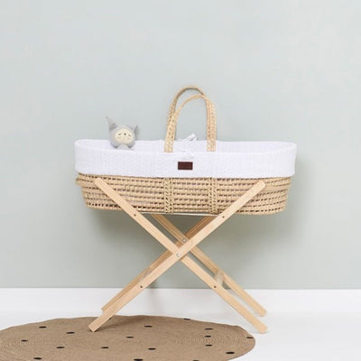 Bambinista-THE LITTLE GREEN SHEEP-Furniture-The Little Green Sheep Natural Moses Basket & Mattress and Stand - Knitted White