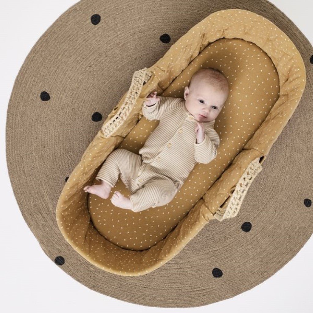 THE LITTLE GREEN SHEEP Natural Moses Basket Mattress and Stand Qui Bambinista