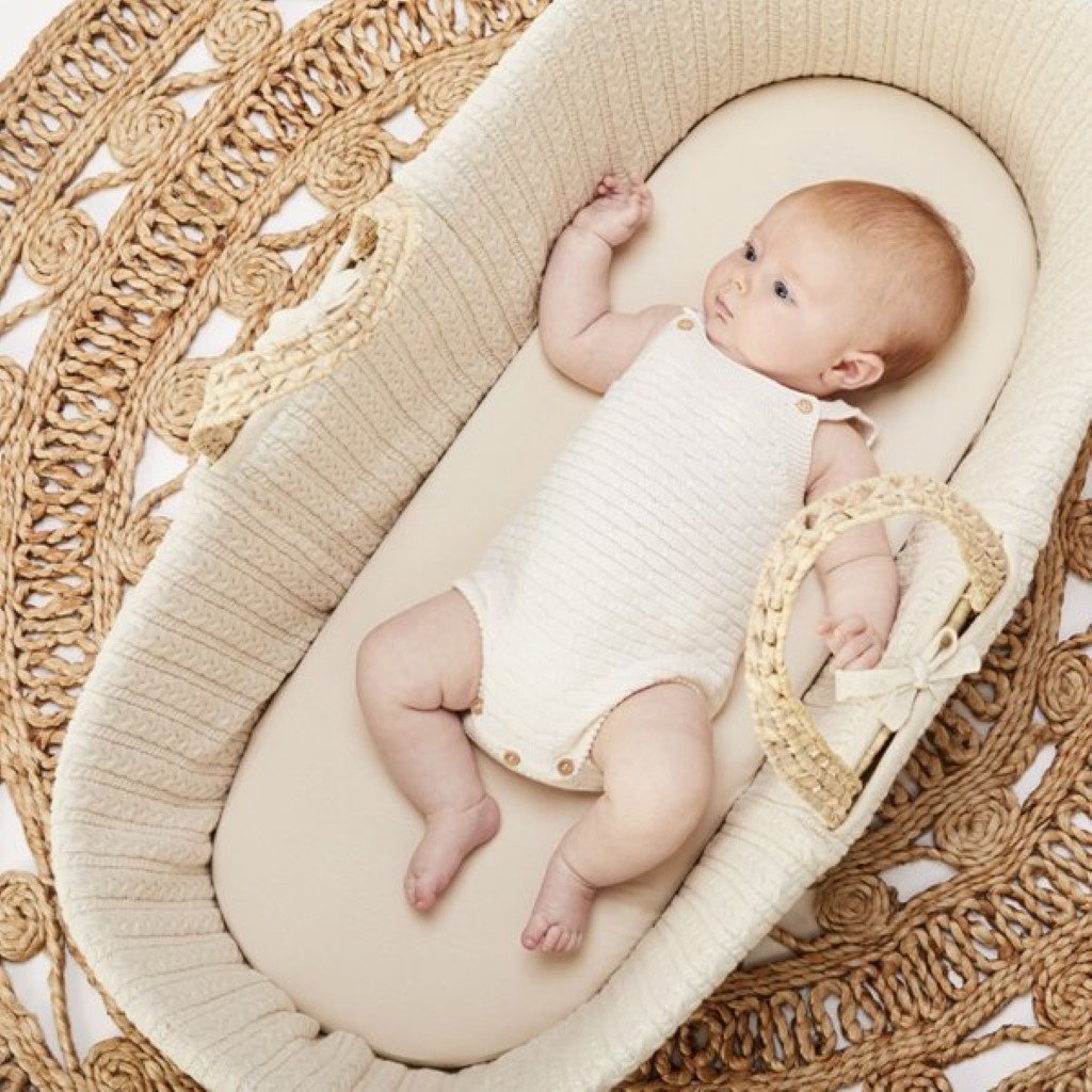 Bambinista-THE LITTLE GREEN SHEEP-Furniture-The Little Green Sheep Organic Knitted Moses Basket & Mattress - Linen